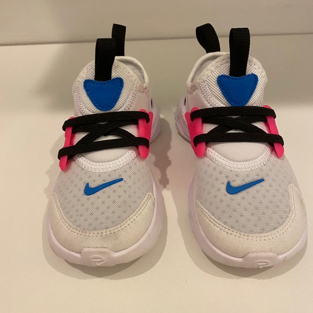 Nike toddler sneakers